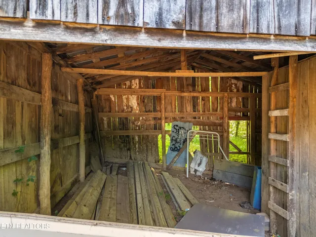 $130,000 | 131 Kyle Valley Road, Eidson, TN 37731