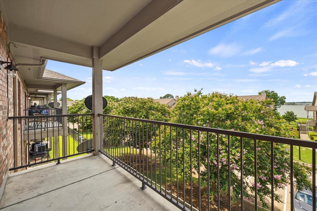 1873 Signal Ridge Place Rockwall, TX 75032 - Photo 4 of 29