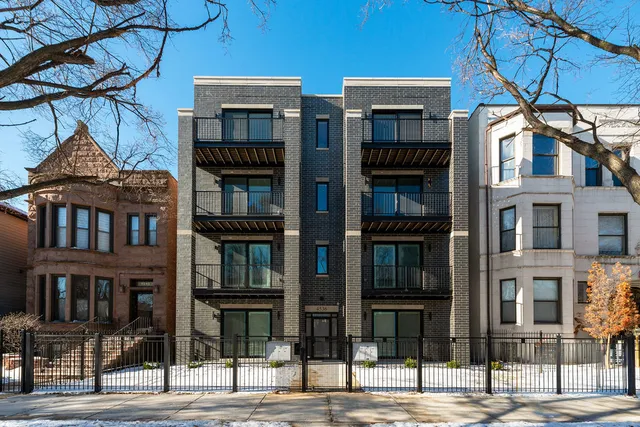 $2,895 | 4536 South Prairie Avenue, Unit 1N, Chicago, IL 60653