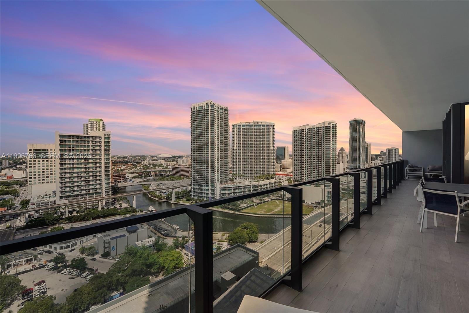 68 Southeast 6th Street, Unit 2104 Miami, FL 33131 - Photo 15 of 33