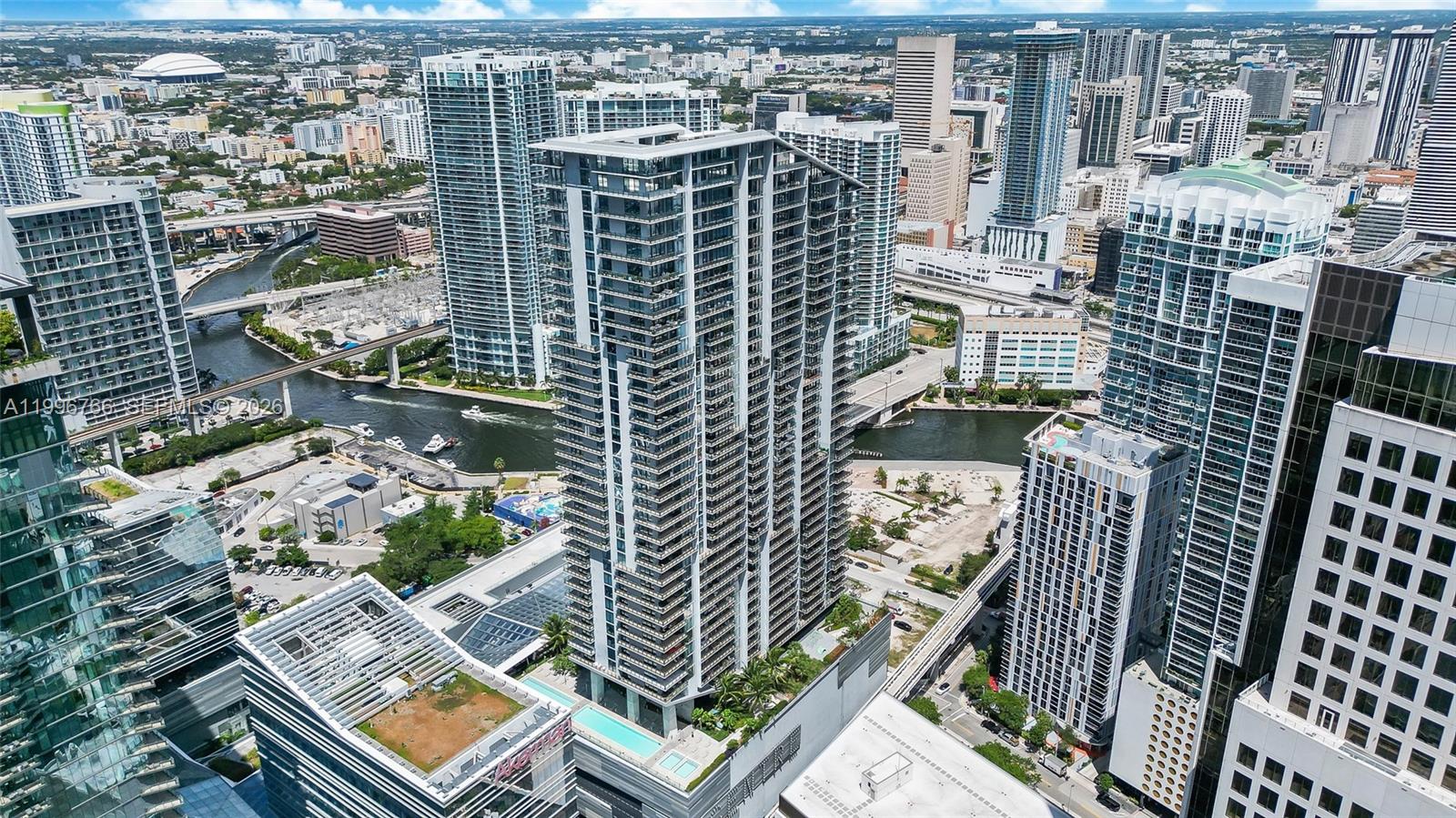 68 Southeast 6th Street, Unit 2104 Miami, FL 33131 - Photo 18 of 33 a city view