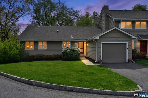 $3,900 | 9 Parsons Court, Mahwah, NJ 07430