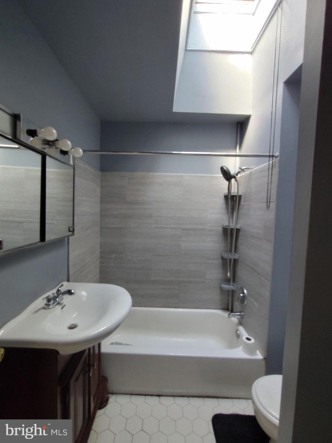 313 Margate Road Upper Darby, PA 19082 - Photo 16 of 17 Bathroom