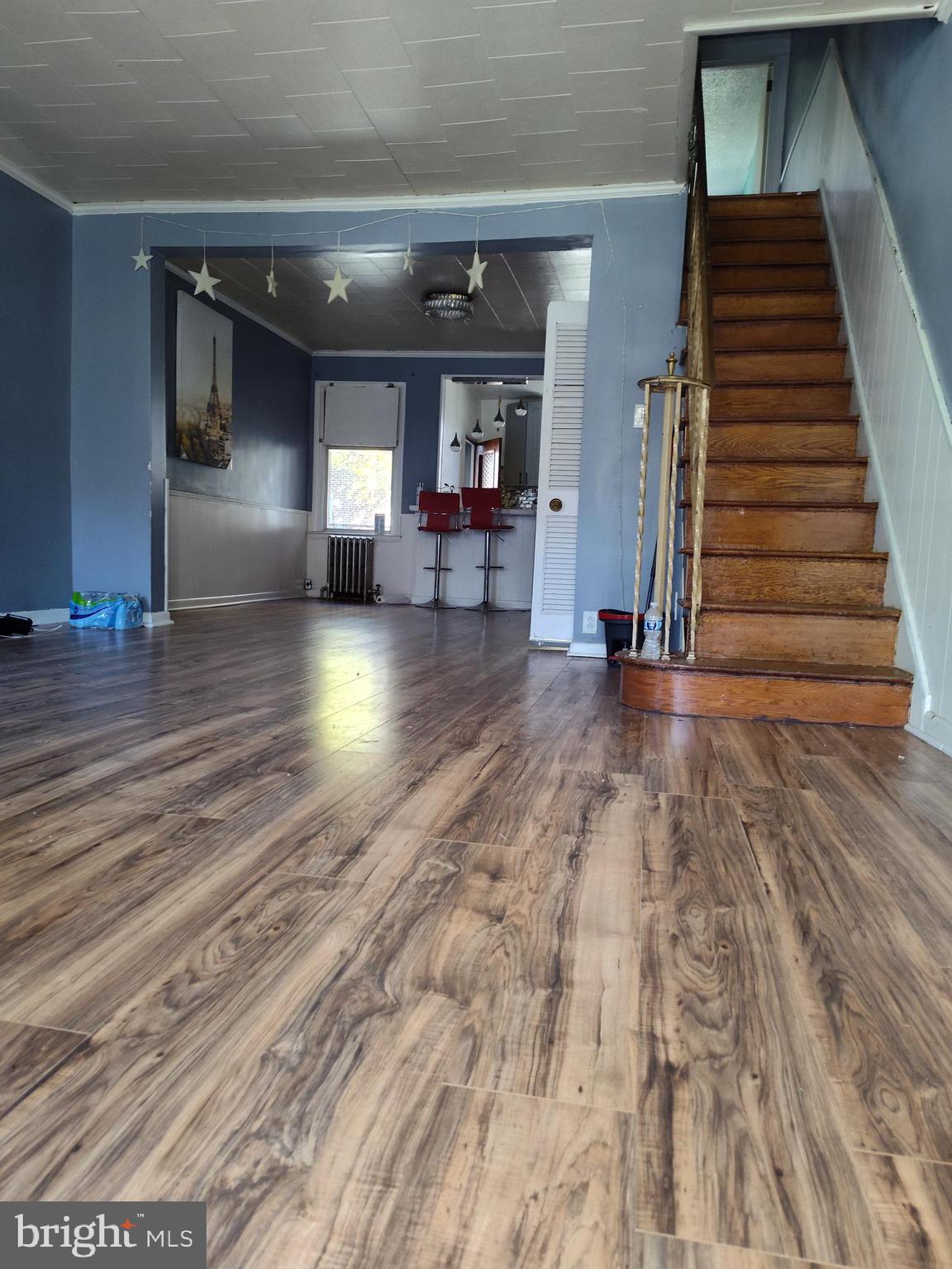 313 Margate Road Upper Darby, PA 19082 - Photo 3 of 17 Living Room