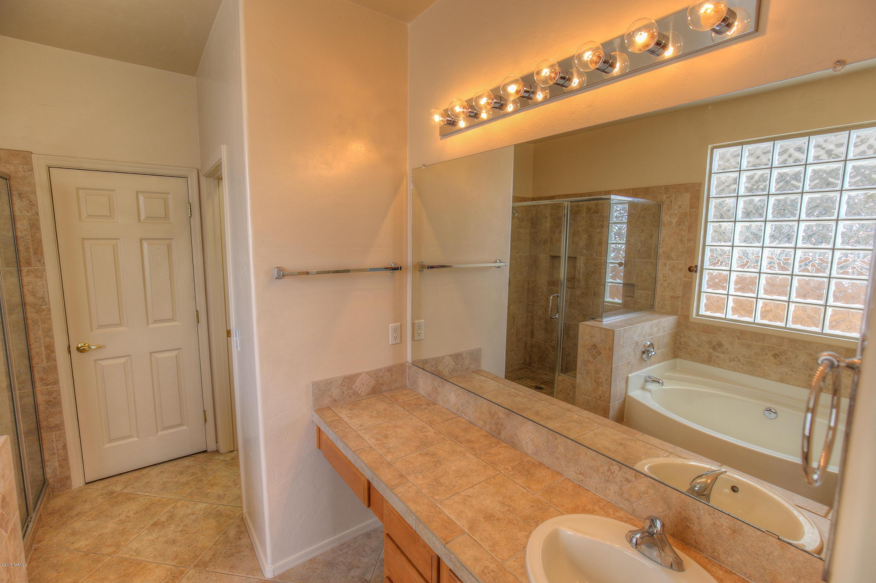 10457 East Rita Ranch Crossing Circle Tucson, AZ 85747 - Photo 15 of 34