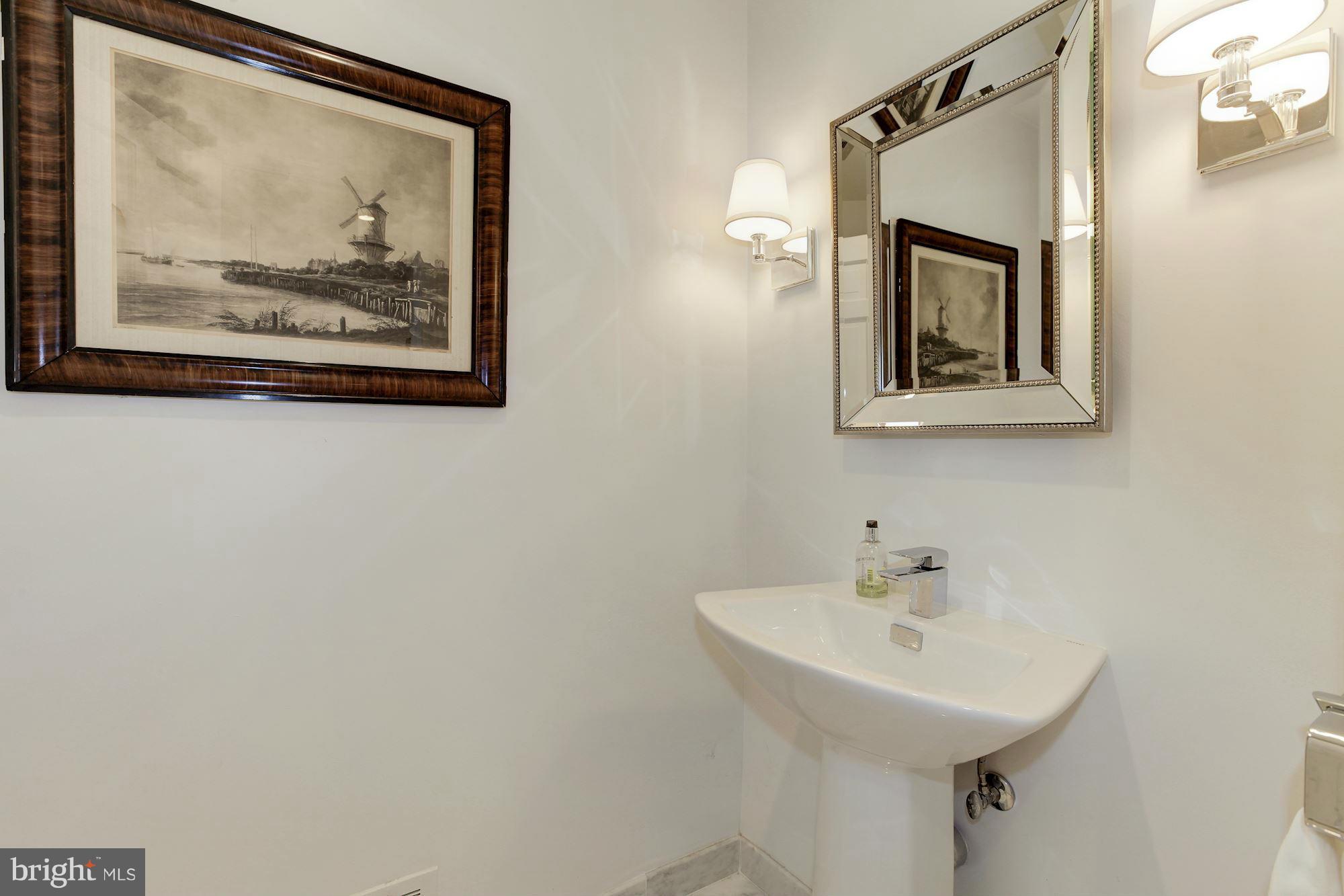 10008 Carter Road Bethesda, MD 20817 - Photo 13 of 30 Bath