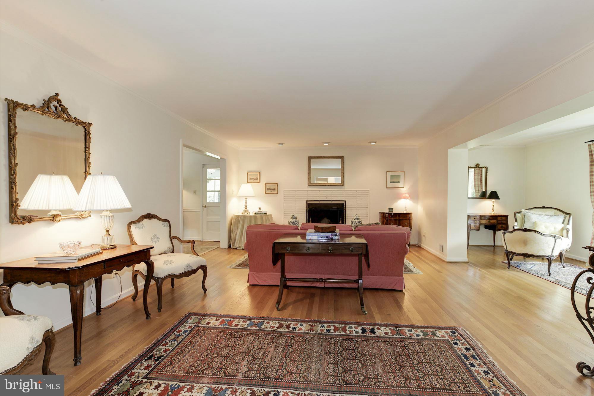 10008 Carter Road Bethesda, MD 20817 - Photo 3 of 30 Living Room