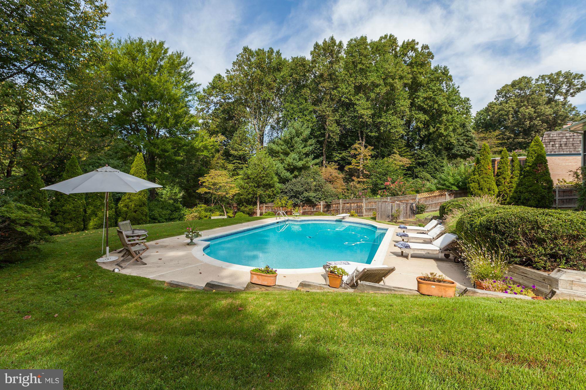 10008 Carter Road Bethesda, MD 20817 - Photo 28 of 30 Exterior (Rear)