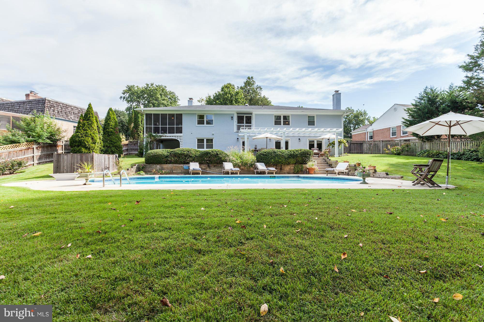 10008 Carter Road Bethesda, MD 20817 - Photo 29 of 30 Exterior (Rear)