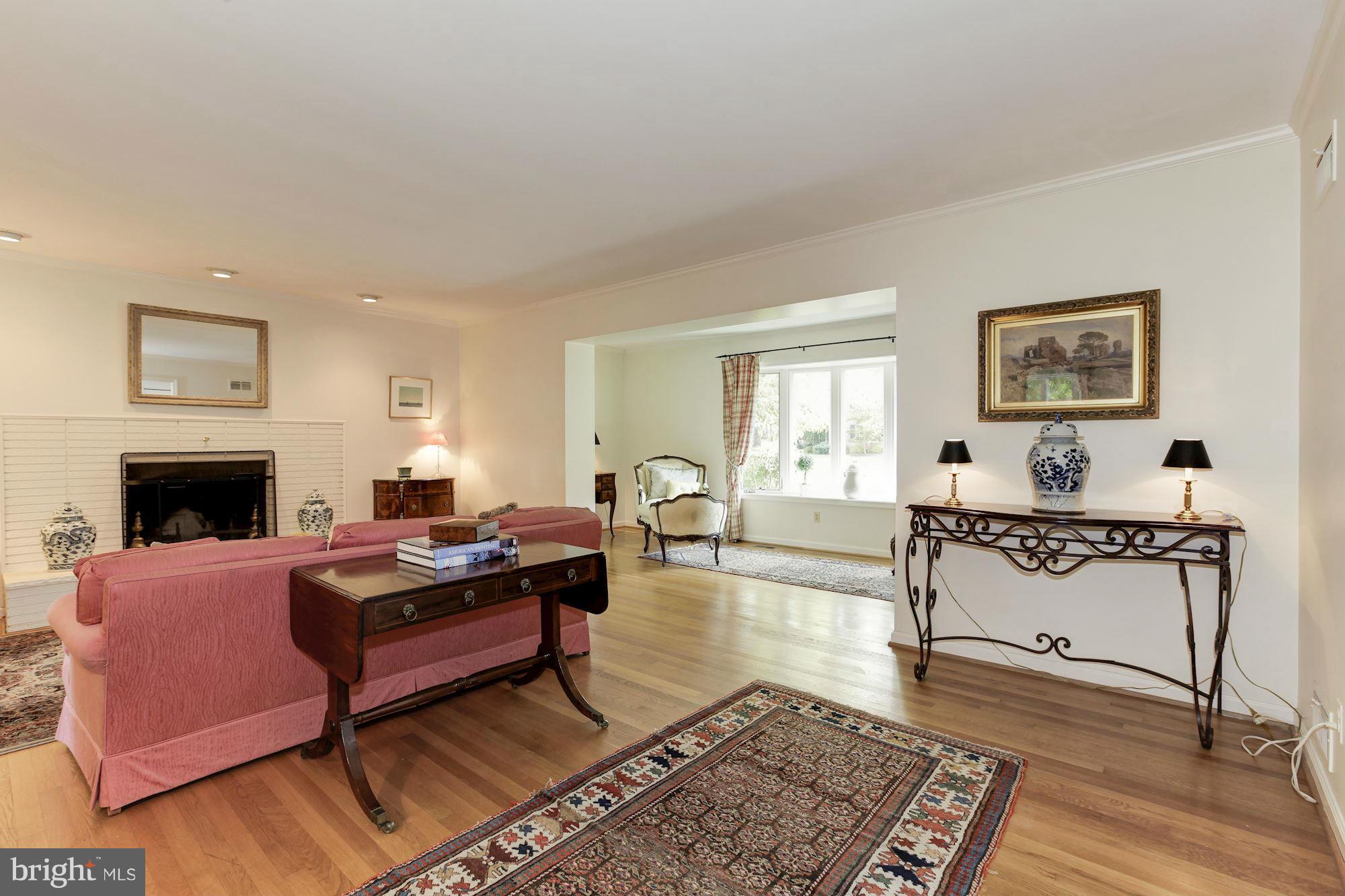 10008 Carter Road Bethesda, MD 20817 - Photo 4 of 30 Living Room