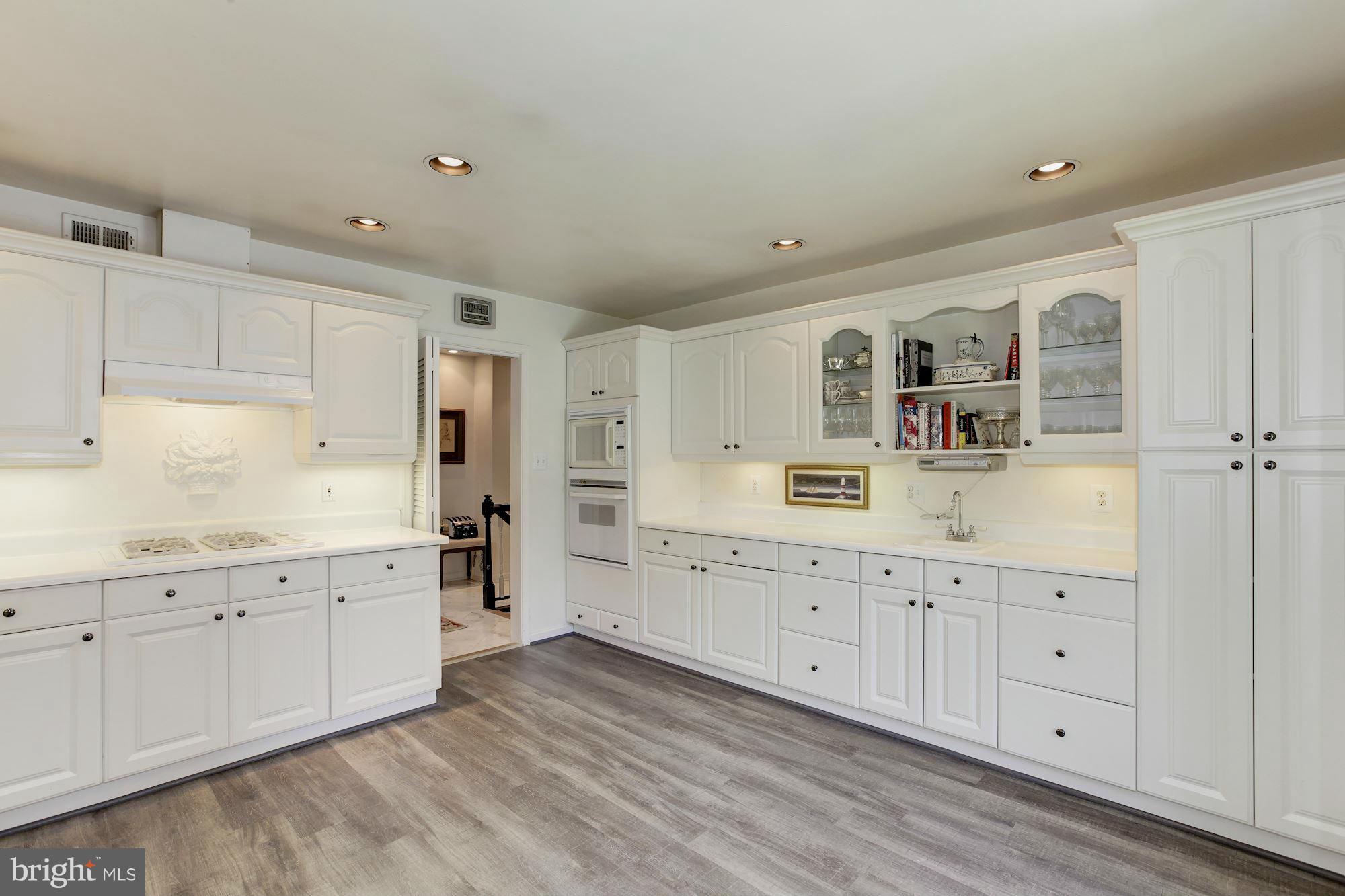 10008 Carter Road Bethesda, MD 20817 - Photo 10 of 30 Kitchen