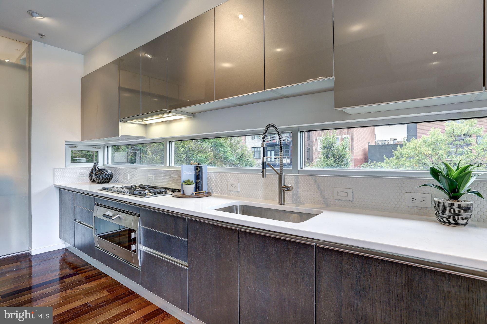 1024 W Street Northwest Washington, DC 20001 - Photo 11 of 37 State-Of-The-Art Appliances