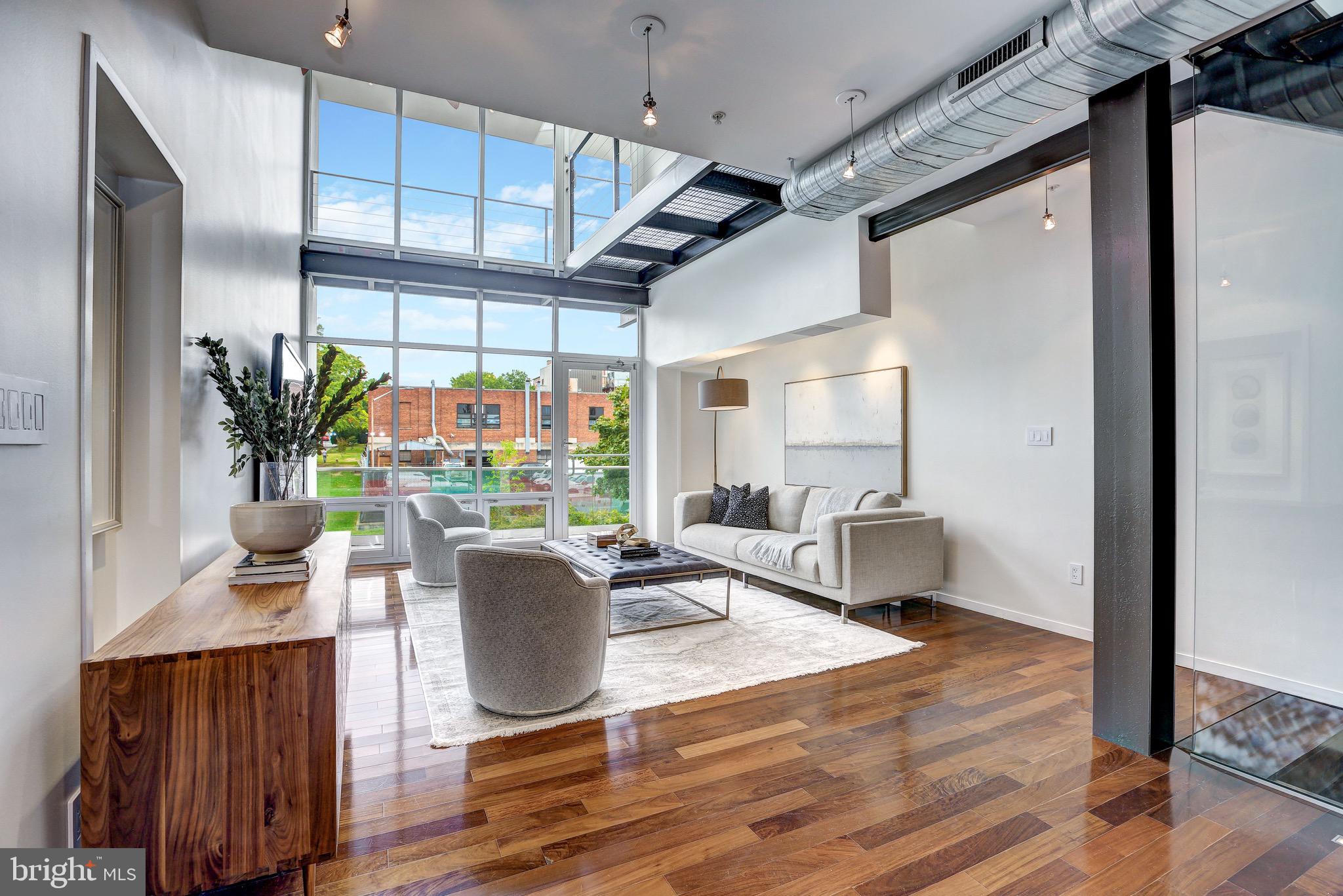 1024 W Street Northwest Washington, DC 20001 - Photo 7 of 37 Flooded with Sunlight