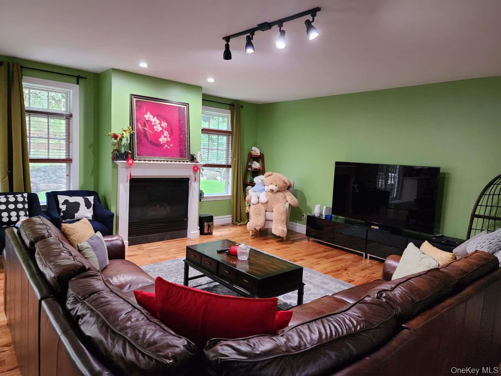 1259 North Country Road Stony Brook, NY 11790 - Photo 24 of 30