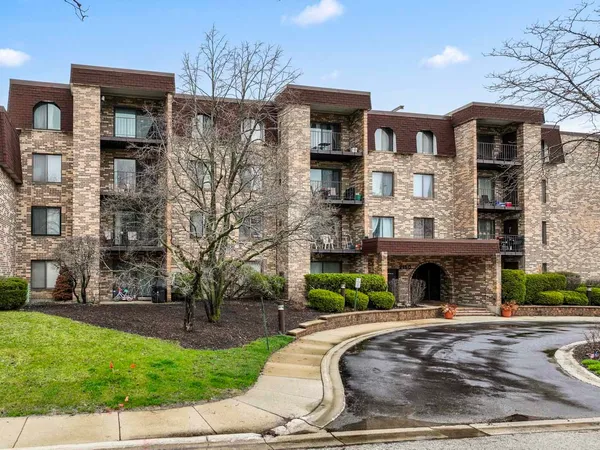 $319,000 | 2150 Valencia Drive, Unit 314A, Northbrook, IL 60062