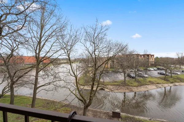 $319,000 | 2150 Valencia Drive, Unit 314A, Northbrook, IL 60062