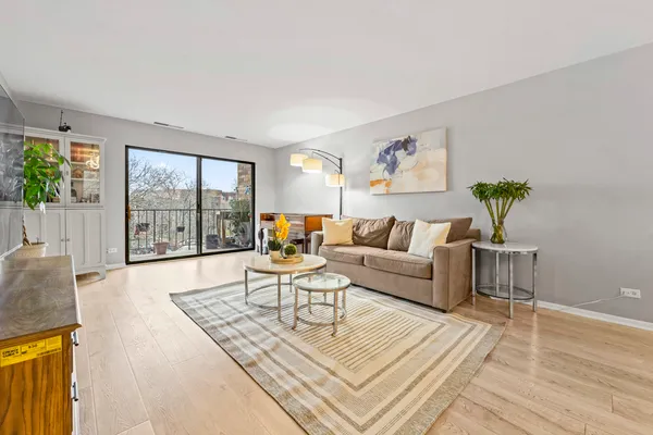 $319,000 | 2150 Valencia Drive, Unit 314A, Northbrook, IL 60062