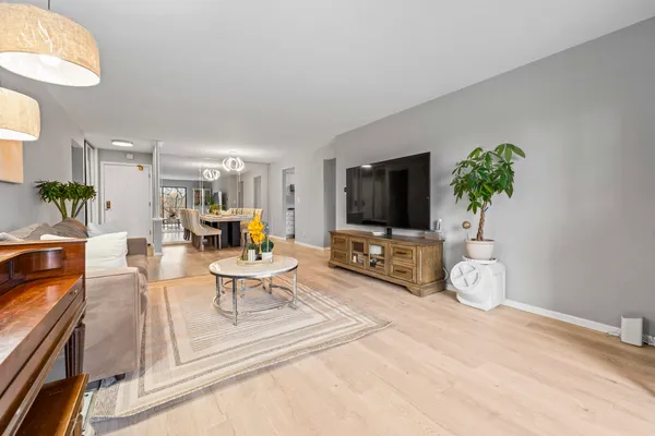$319,000 | 2150 Valencia Drive, Unit 314A, Northbrook, IL 60062