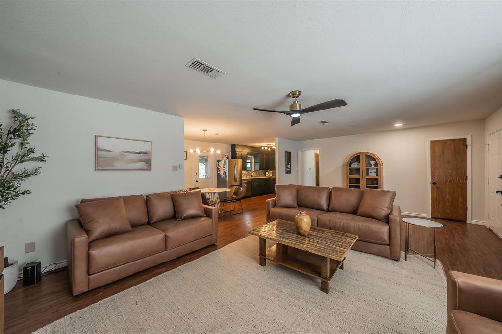 302 West Hale Avenue Decatur, TX 76234 - Photo 10 of 33