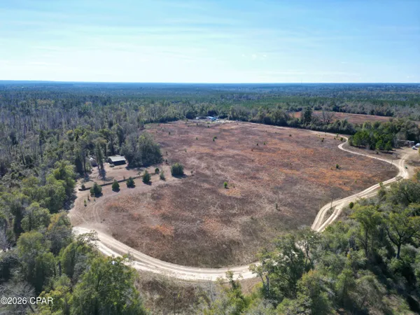 $400,000 | 7849 Leatherneck Trail, Grand Ridge, FL 32442