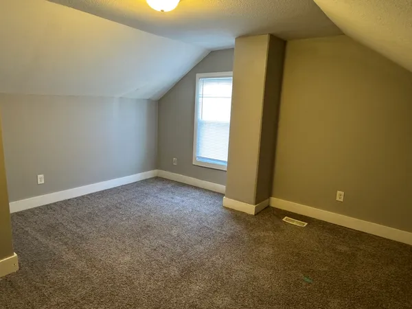 $625 | 1208 West 5th Street, Davenport, IA 52802