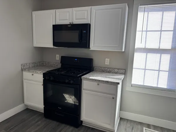 $625 | 1208 West 5th Street, Davenport, IA 52802