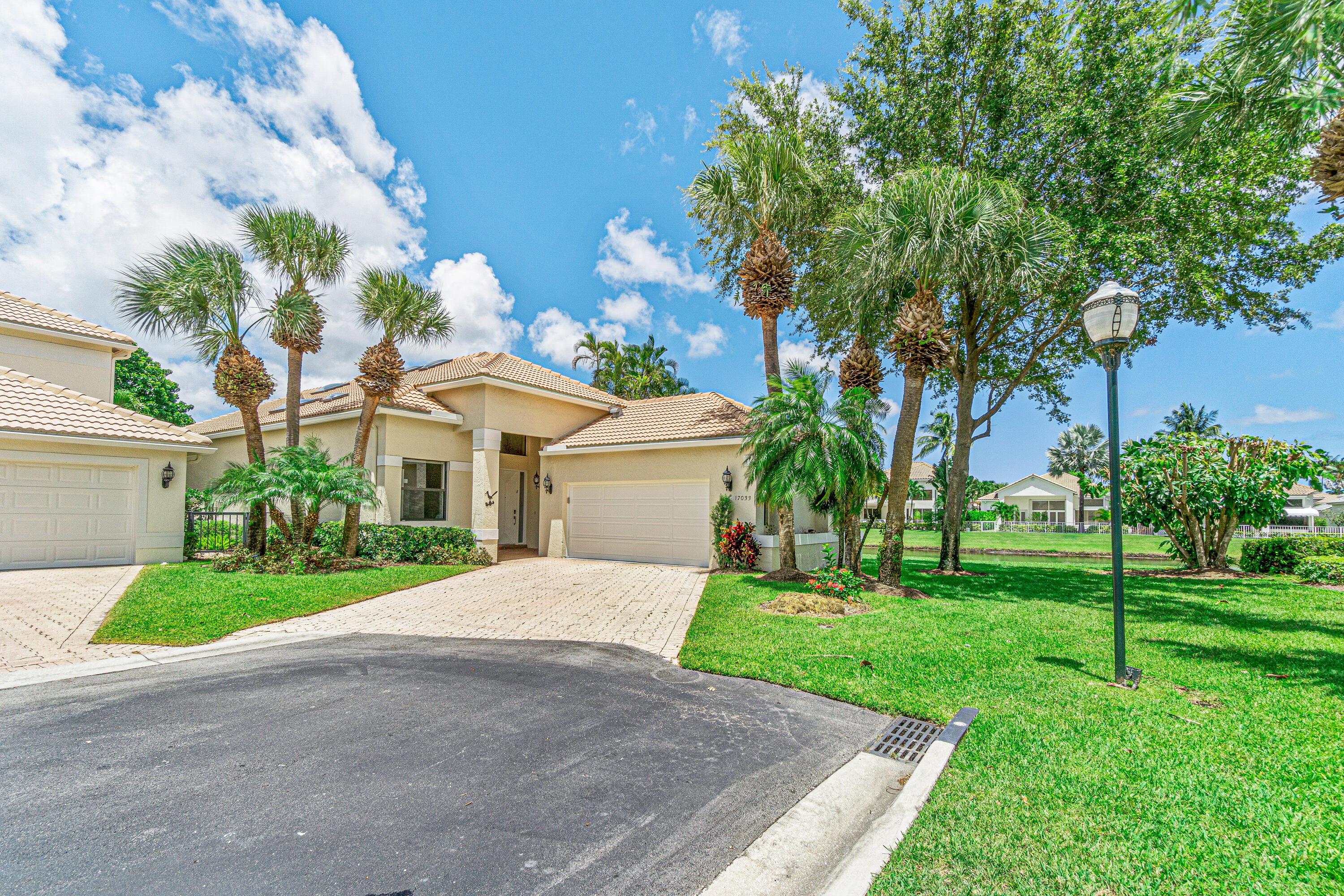 17033 Ryton Lane Boca Raton, FL 33496 - Photo 3 of 30 004-17033RytonLane-BocaRaton-FL-33496-FU