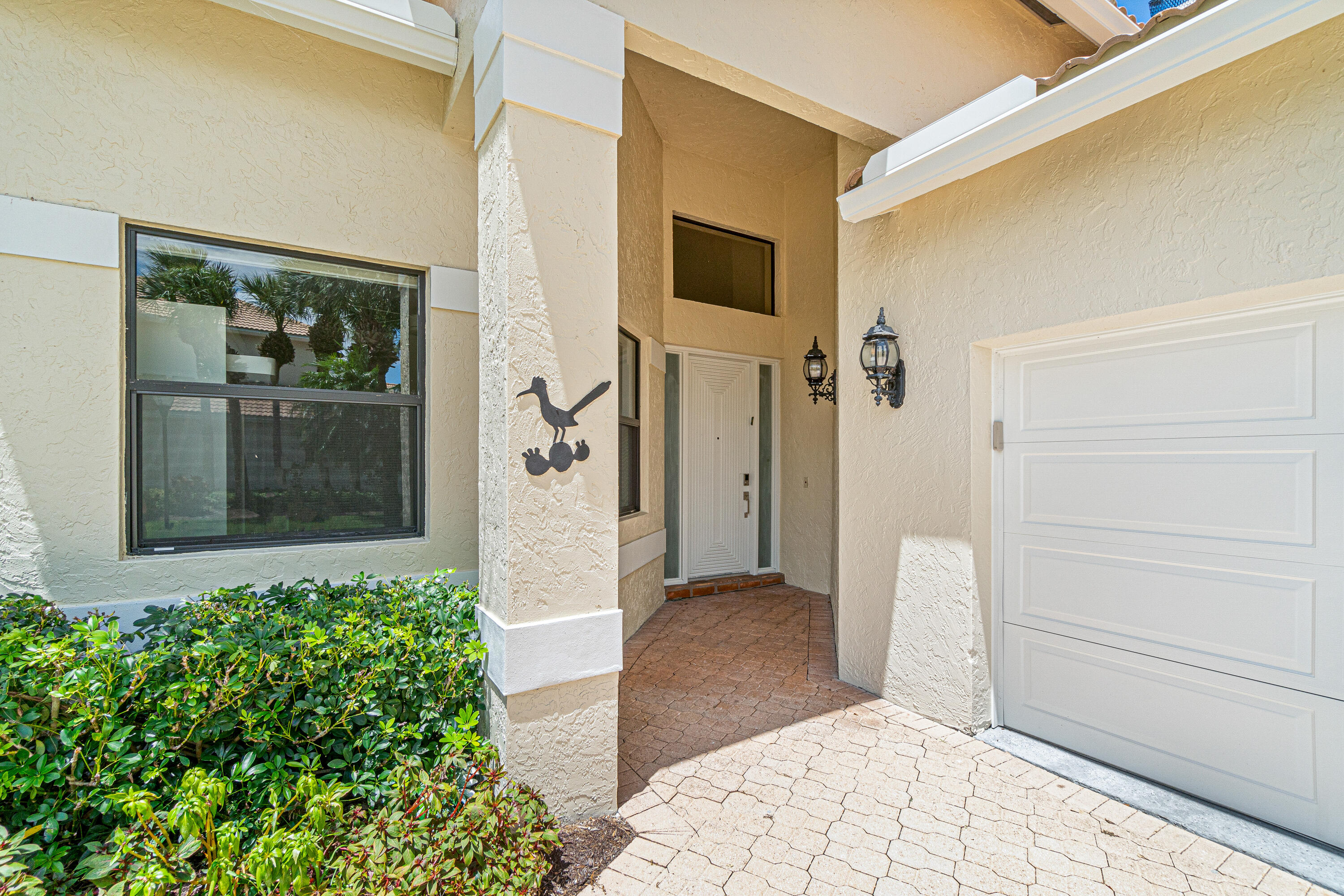 17033 Ryton Lane Boca Raton, FL 33496 - Photo 4 of 30 005-17033RytonLane-BocaRaton-FL-33496-FU