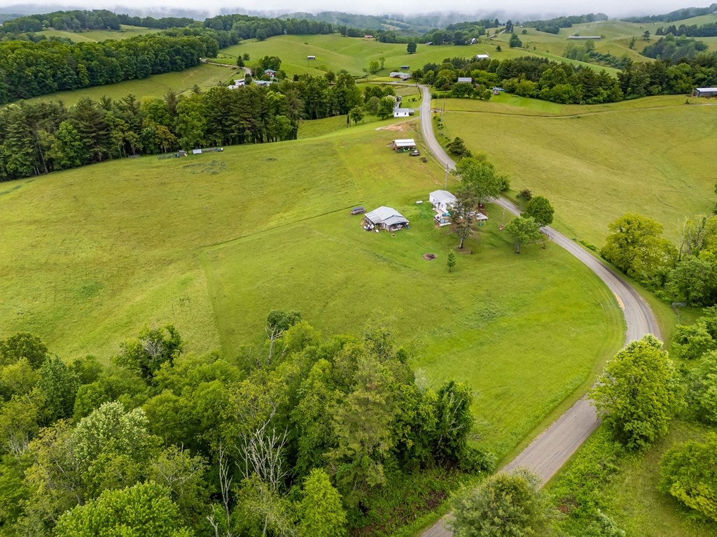 1605 Cornerstone Road Independence, VA 24348 - Photo 38 of 72 Gallery Image 38