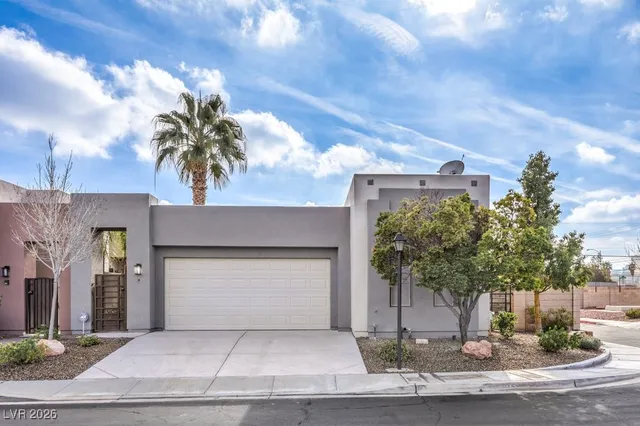 $2,995 | 111 Twin Towers Avenue, Las Vegas, NV 89123