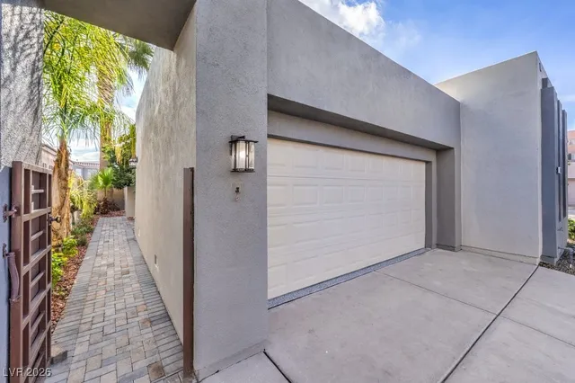 $2,995 | 111 Twin Towers Avenue, Las Vegas, NV 89123