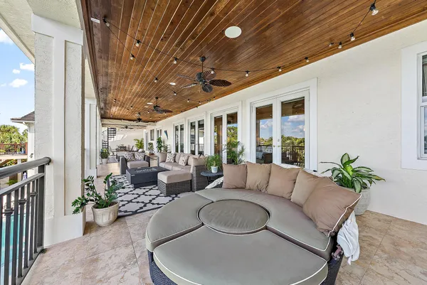 $8,950,000 | 18137 Palm Point Drive, Jupiter, FL 33458