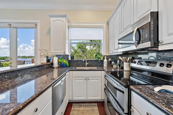$8,950,000 | 18137 Palm Point Drive, Jupiter, FL 33458