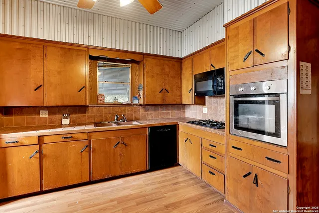 $180,000 | 612 East Guadalupe Street, Runge, TX 78151