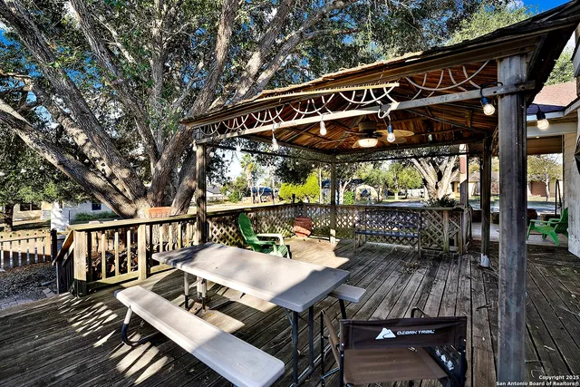 $180,000 | 612 East Guadalupe Street, Runge, TX 78151