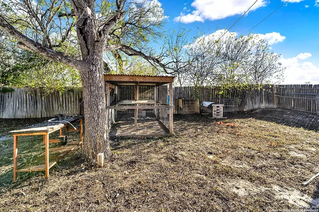 $180,000 | 612 East Guadalupe Street, Runge, TX 78151