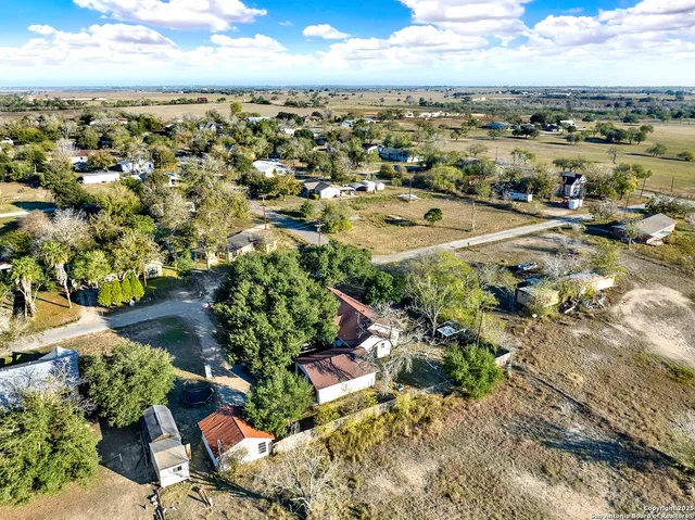 $180,000 | 612 East Guadalupe Street, Runge, TX 78151