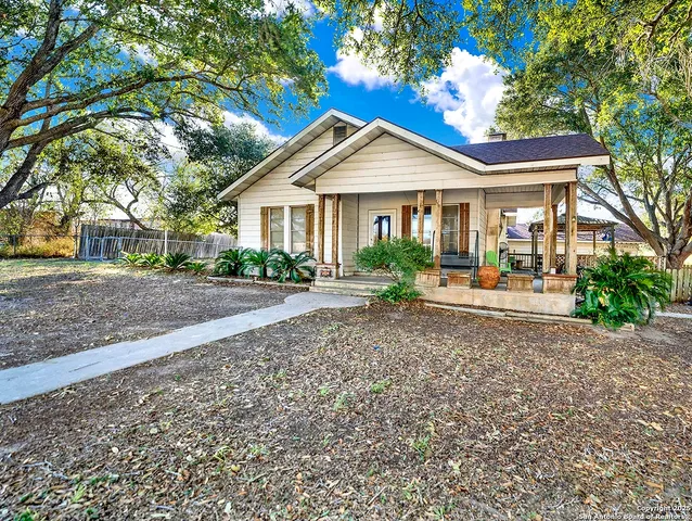 $180,000 | 612 East Guadalupe Street, Runge, TX 78151