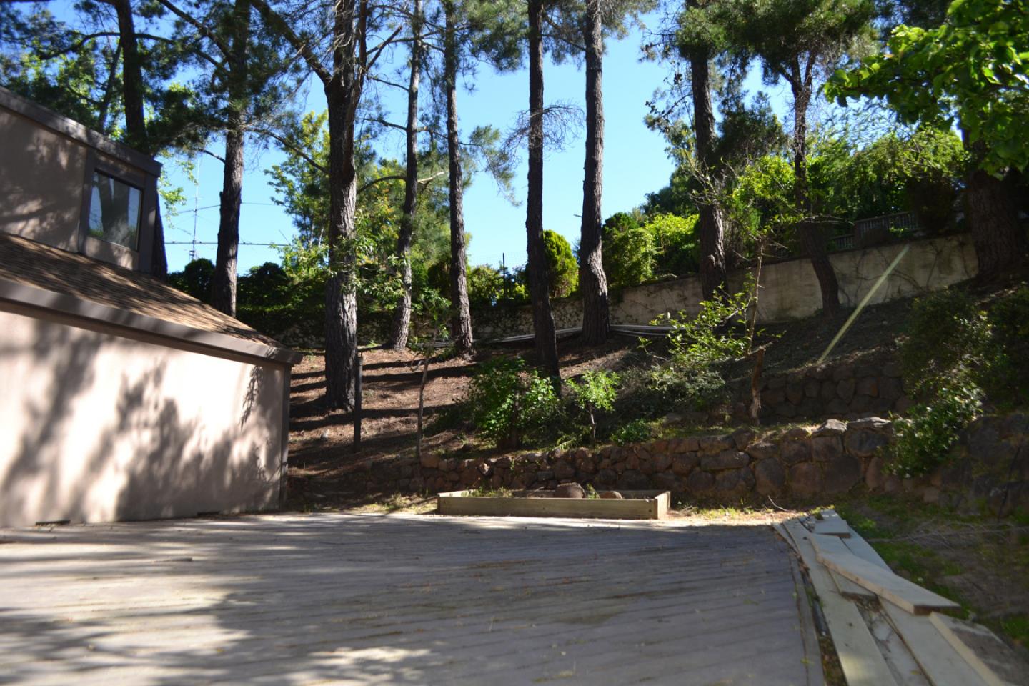 85 Bates Road Hillsborough, CA 94010 - Photo 14 of 30 Gallery Image 14