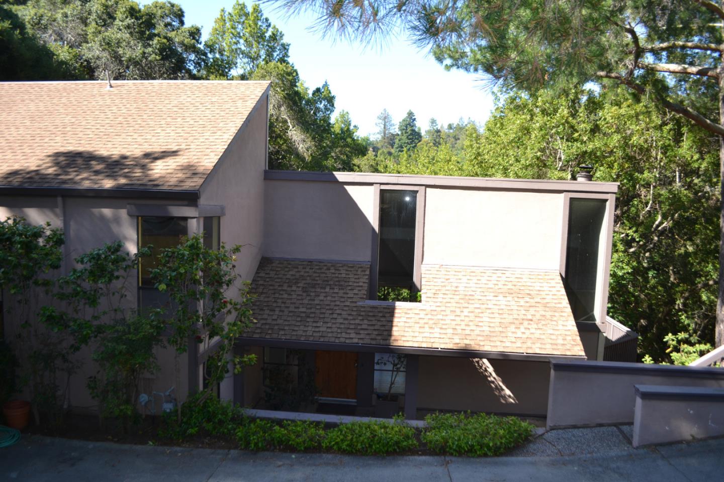 85 Bates Road Hillsborough, CA 94010 - Photo 15 of 30 Gallery Image 15