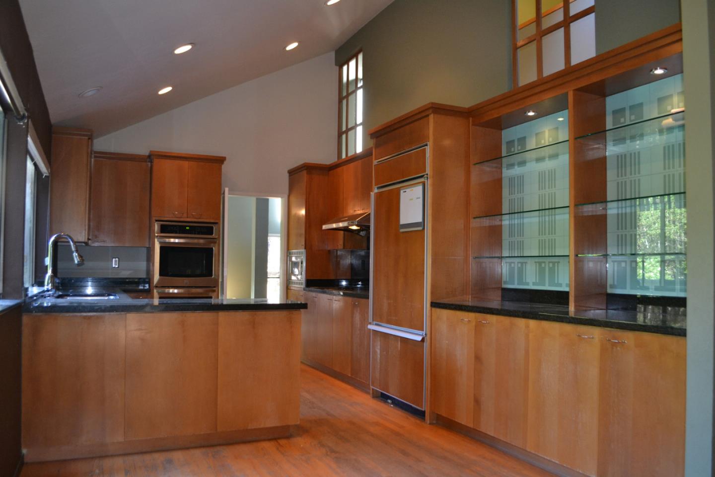 85 Bates Road Hillsborough, CA 94010 - Photo 8 of 30 Gallery Image 8