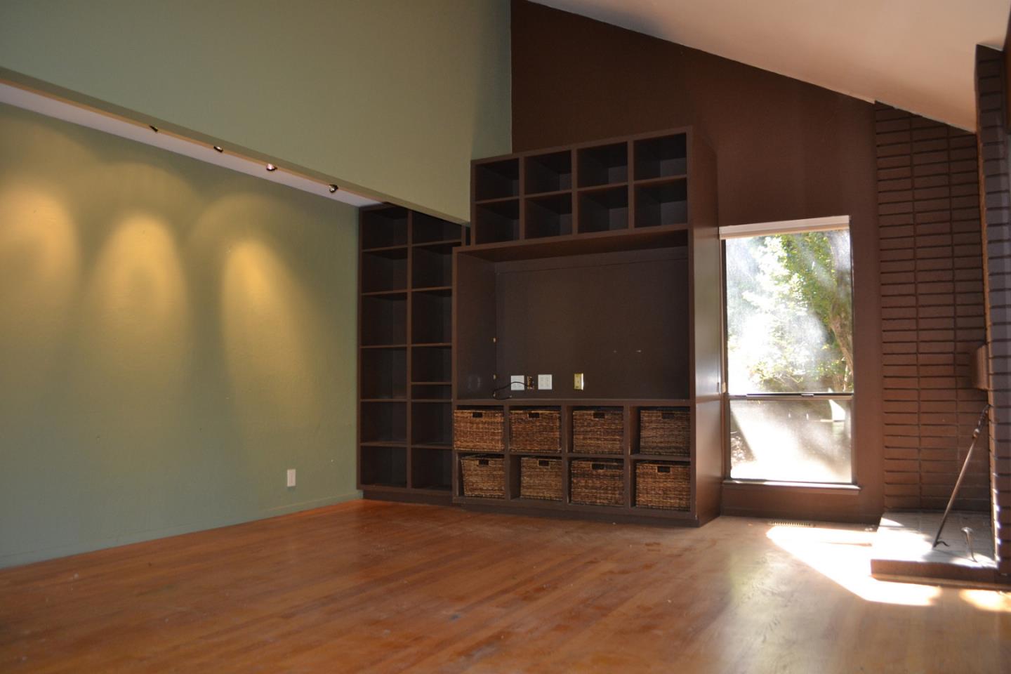 85 Bates Road Hillsborough, CA 94010 - Photo 9 of 30 Gallery Image 9