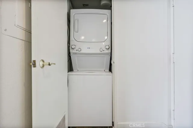 a close up of a washer and dryer