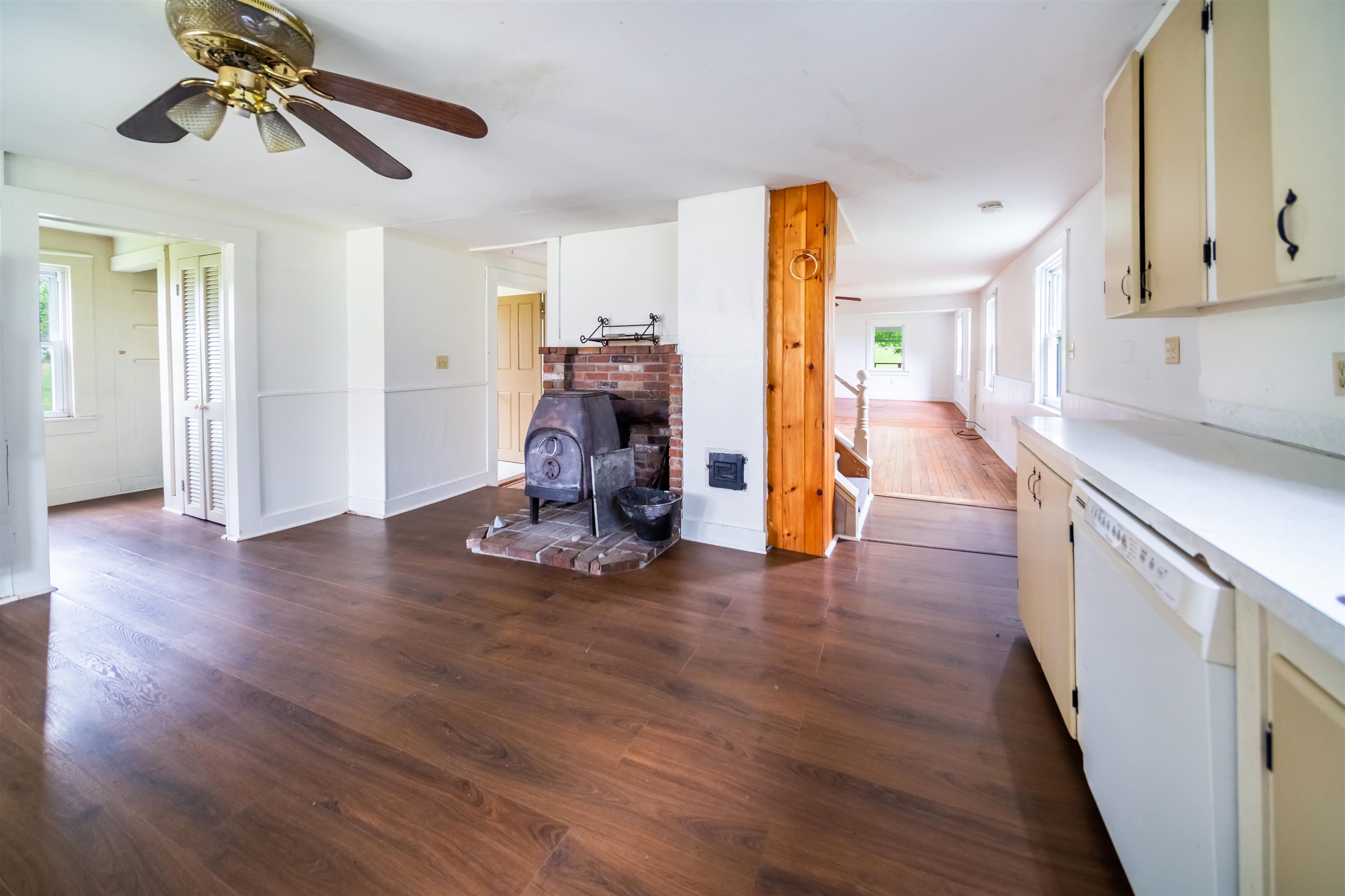 557 Pleasant Valley Road Benson, VT 05760 - Photo 6 of 46