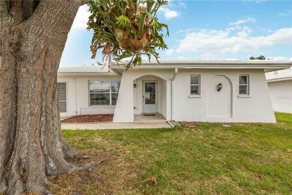 $250,000 | 4001 Chinaberry Road, Bradenton, FL 34208