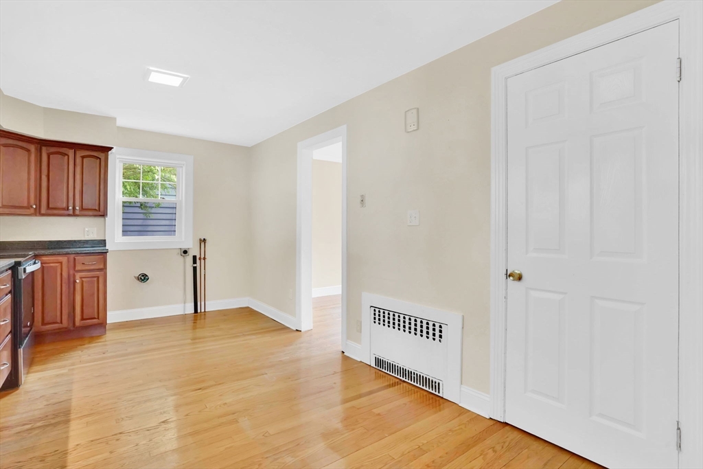 82 Biltmore Street Springfield, MA 01108 - Photo 11 of 39