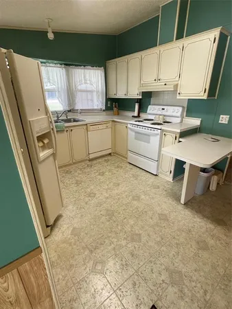 $179,900 | 2804 Wekiva Road, Tavares, FL 32778