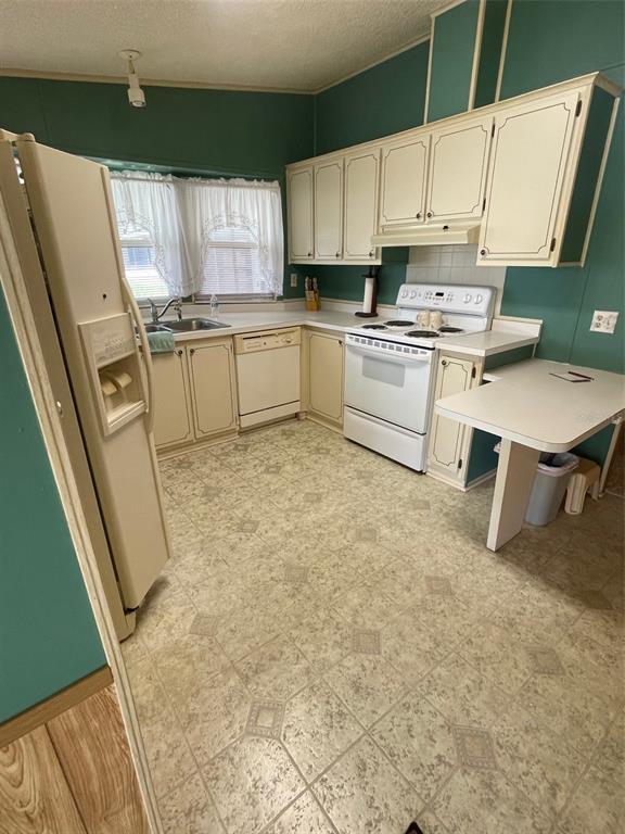2804 Wekiva Road Tavares, FL 32778 - Photo 13 of 39