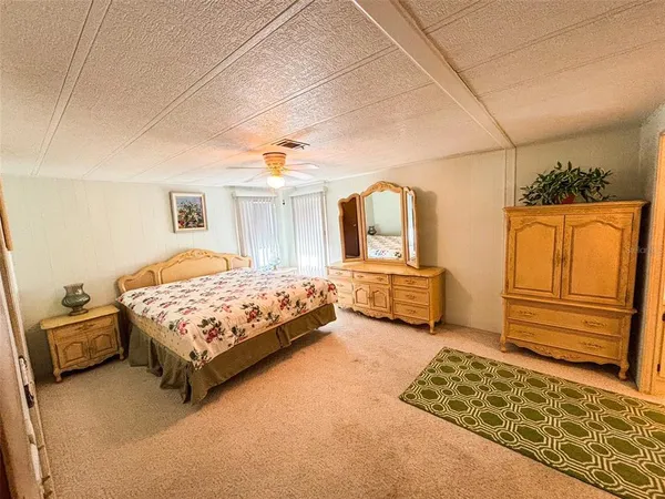 $179,900 | 2804 Wekiva Road, Tavares, FL 32778