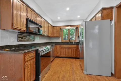 $995,000 | 64 Hickory Ridge Circle, Cicero, IN 46034